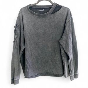 RENUAR GRAY ACID WASH CUT OUT LONG SLEEVE SWEATSHIRT SIZE MEDIUM